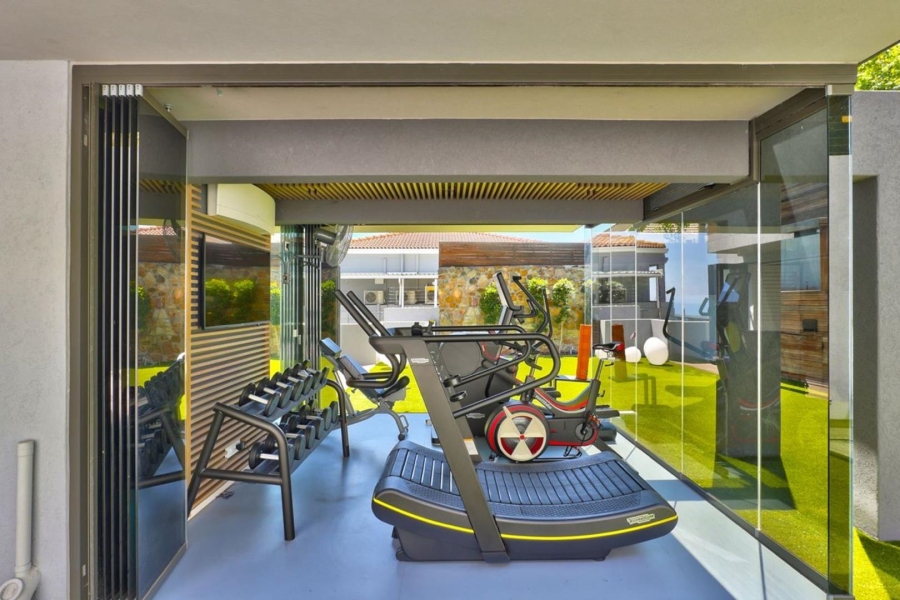 5 Bedroom Property for Sale in Fresnaye Western Cape